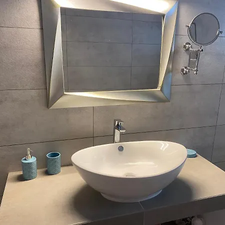 Tranquil Sea View Villa *